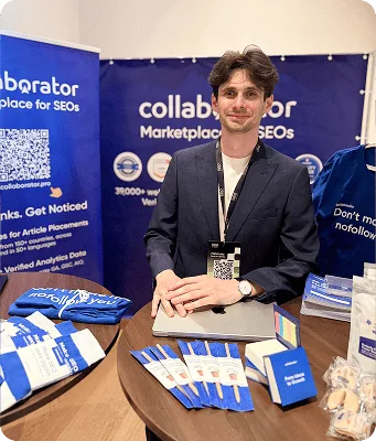 Mitgründer von Collaborator am Unternehmensstand während des Baltic-Nordic SEO Summit 2026.